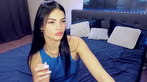 Snapshot of chaneljem chatting on 10/27/25, 01:48 chaneljem online show from 10/27/25, 01:48