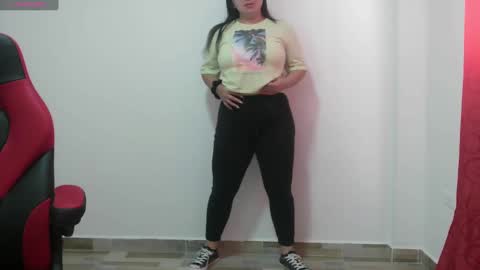 Snapshot of chanell15 chatting on 12/22/24, 04:48 Fabi online show from 12/22/24, 04:48