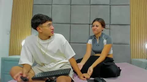 Snapshot of chanellandmax chatting on 11/19/25, 07:25 Chanellandmax online show from 11/19/25, 07:25