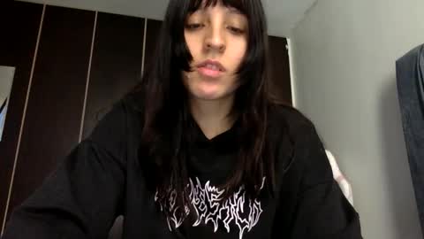 Snapshot of chanelsexyy chatting on 05/08/26, 05:29 Viviana 3 online show from 05/08/26, 05:29