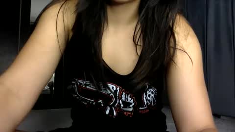 Snapshot of chanelsexyy chatting on 05/26/26, 09:00 Viviana 3 online show from 05/26/26, 09:00