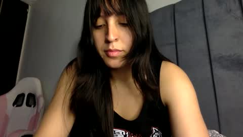 Snapshot of chanelsexyy chatting on 05/27/26, 01:57 Viviana 3 online show from 05/27/26, 01:57