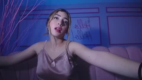 Snapshot of channel_blonde_a chatting on 12/04/24, 11:02 channel_blonde_a online show from 12/04/24, 11:02