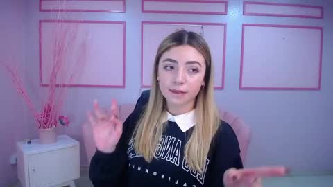 Snapshot of channel_blonde_a chatting on 12/13/24, 04:49 channel_blonde_a online show from 12/13/24, 04:49