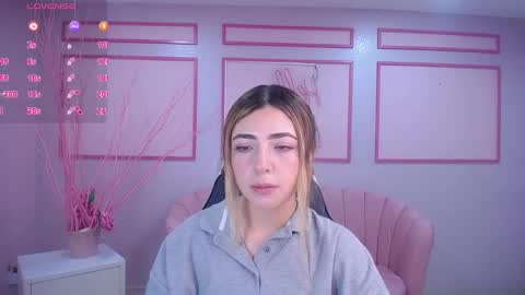 Snapshot of channel_blonde_a chatting on 12/18/24, 05:00 channel_blonde_a online show from 12/18/24, 05:00