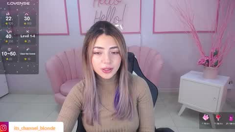 Snapshot of channel_blonde_a chatting on 01/04/25, 04:32 channel_blonde_a online show from 01/04/25, 04:32