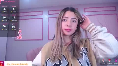 Snapshot of channel_blonde_a chatting on 01/28/25, 07:32 channel_blonde_a online show from 01/28/25, 07:32