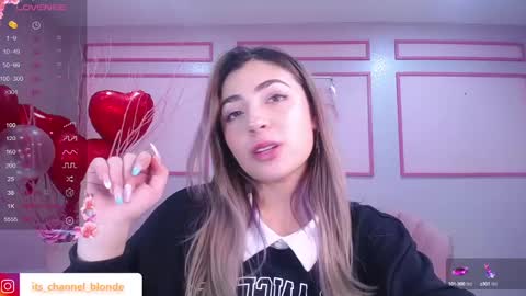 Snapshot of channel_blonde_a chatting on 02/04/25, 04:39 channel_blonde_a online show from 02/04/25, 04:39