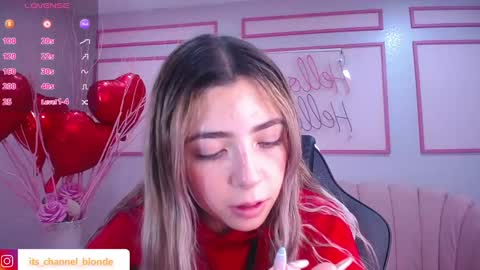 Snapshot of channel_blonde_a chatting on 02/06/25, 10:43 channel_blonde_a online show from 02/06/25, 10:43