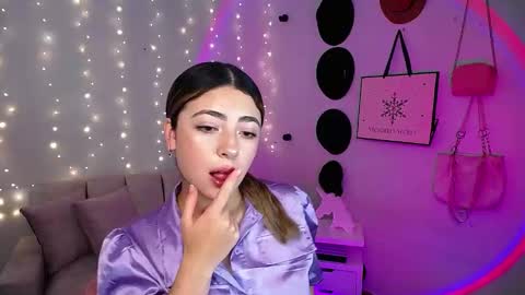 Snapshot of channel_blonde_a chatting on 03/04/25, 05:03 channel_blonde_a online show from 03/04/25, 05:03