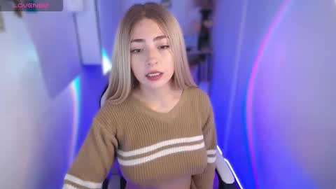 Snapshot of channel_blonde_a chatting on 10/02/25, 05:09 channel_blonde_a online show from 10/02/25, 05:09