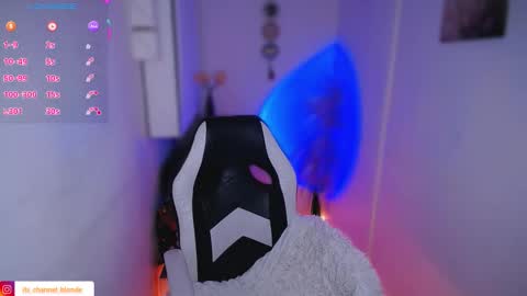 channel_blonde_a online show from 03/13/26, 08:26