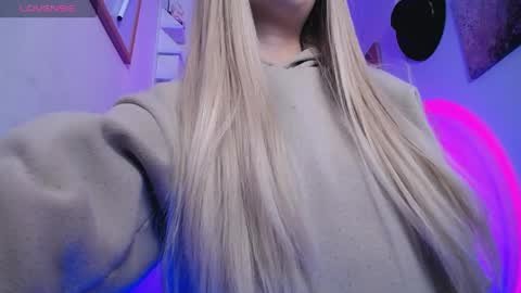 channel_blonde_a online show from 04/13/26, 08:36