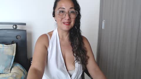 Snapshot of channel_moon9 chatting on 02/19/25, 06:00 channel moon9 online show from 02/19/25, 06:00