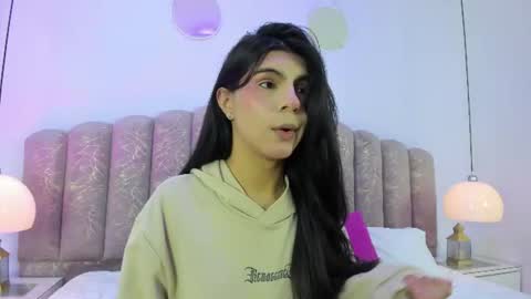 Snapshot of channel_sofia chatting on 07/10/26, 10:23 Channel Sofia online show from 07/10/26, 10:23