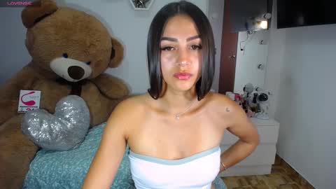 Isabella online show from 02/26/25, 09:32