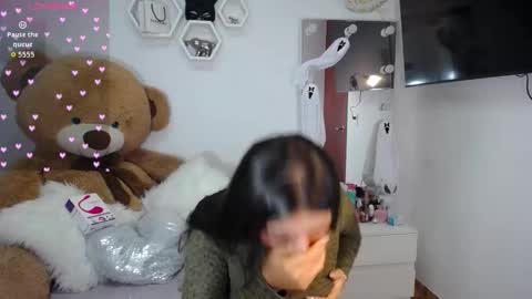 Isabella online show from 10/30/25, 10:06