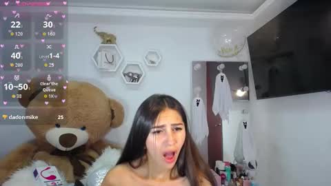 Isabella online show from 10/31/25, 02:51