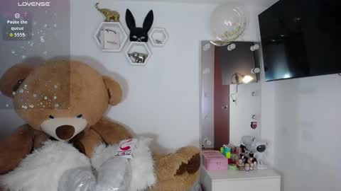 Isabella online show from 03/24/26, 10:31