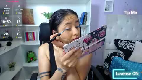 Snapshot of chantal_adams0 chatting on 06/16/26, 05:04 chantal online show from 06/16/26, 05:04