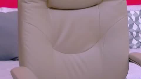 The Queen online show from 02/22/25, 03:34