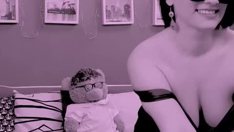 The Queen online show from 02/08/26, 03:26