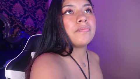 Snapshot of chantalpetit chatting on 04/20/26, 05:48 chantalpetit online show from 04/20/26, 05:48