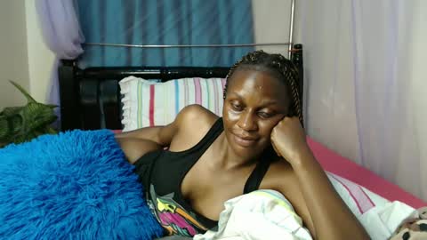 Snapshot of chantelsamz2 chatting on 12/08/24, 03:13 Chantel online show from 12/08/24, 03:13