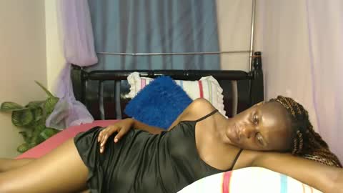 Snapshot of chantelsamz2 chatting on 12/14/24, 09:13 Chantel online show from 12/14/24, 09:13