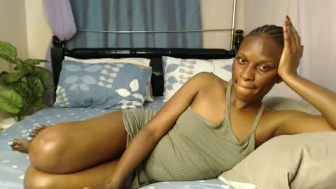 Snapshot of chantelsamz2 chatting on 01/04/25, 02:03 Chantel online show from 01/04/25, 02:03