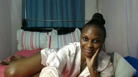 Snapshot of chantelsamz2 chatting on 02/28/25, 04:10 Chantel online show from 02/28/25, 04:10