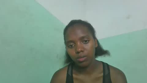 Snapshot of chanteuse655720 chatting on 04/21/26, 05:28 chanteuse655720 online show from 04/21/26, 05:28