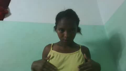 Snapshot of chanteuse655720 chatting on 04/26/26, 03:26 chanteuse655720 online show from 04/26/26, 03:26