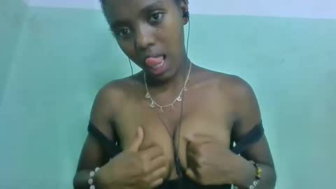 Snapshot of chanteuse655720 chatting on 05/23/26, 06:45 chanteuse655720 online show from 05/23/26, 06:45