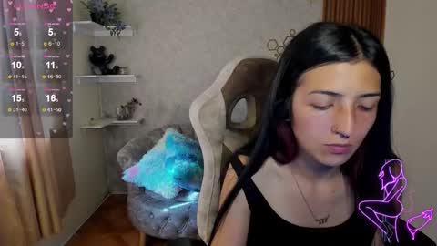 Snapshot of chaos_wild chatting on 11/10/25, 08:30 Violeta online show from 11/10/25, 08:30