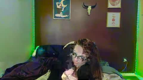 Luna online show from 12/03/25, 04:53