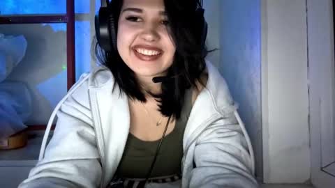 Lola online show from 12/05/25, 07:43