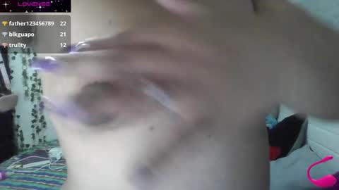 charis_bellota online show from 12/23/24, 12:46