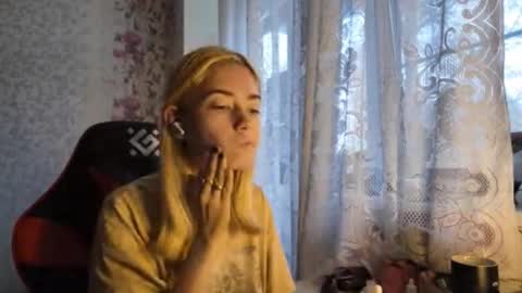 Nancy online show from 11/03/25, 07:09