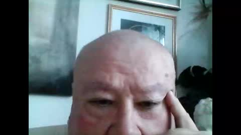 Snapshot of charles191977 chatting on 12/02/25, 08:26 charles191977 online show from 12/02/25, 08:26