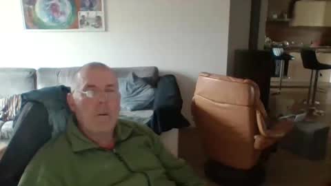 charles6064 online show from 02/18/25, 11:44