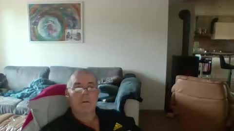 charles6064 online show from 10/28/25, 09:46