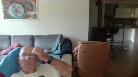 Snapshot of charles6064 chatting on 06/01/26, 02:08 charles6064 online show from 06/01/26, 02:08