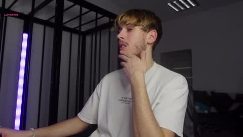 Snapshot of charles_sins chatting on 02/01/25, 08:37 CHARLES SINS online show from 02/01/25, 08:37