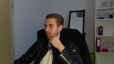 Snapshot of charles_sins chatting on 02/09/25, 01:56 CHARLES SINS online show from 02/09/25, 01:56