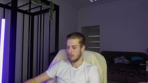 Snapshot of charles_sins chatting on 02/14/25, 05:14 CHARLES SINS online show from 02/14/25, 05:14