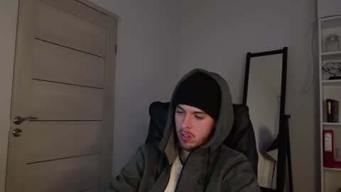 Snapshot of charles_sins chatting on 03/01/25, 03:27 CHARLES SINS online show from 03/01/25, 03:27