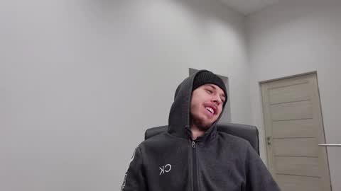 Snapshot of charles_sins chatting on 03/08/25, 08:33 CHARLES SINS online show from 03/08/25, 08:33