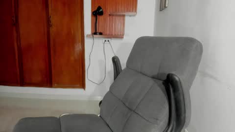 Snapshot of charley_morgan chatting on 02/17/25, 09:52 charley_morgan online show from 02/17/25, 09:52
