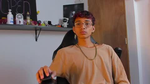 Snapshot of charlieerusso chatting on 12/11/24, 05:48 Charles Russo online show from 12/11/24, 05:48